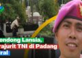 Prajurit TNI Gendong Lansia