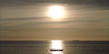 12 Jam Berlayar ke Pulau Pagai (Adventure to Sinaka Mentawai)